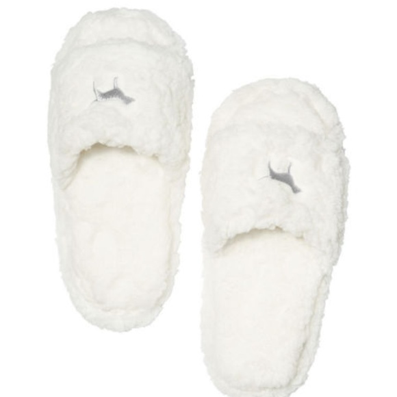 PINK Victoria's Secret Shoes - *B336  PINK Victoria's Secret Sherpa Fuzzy DogLogo
